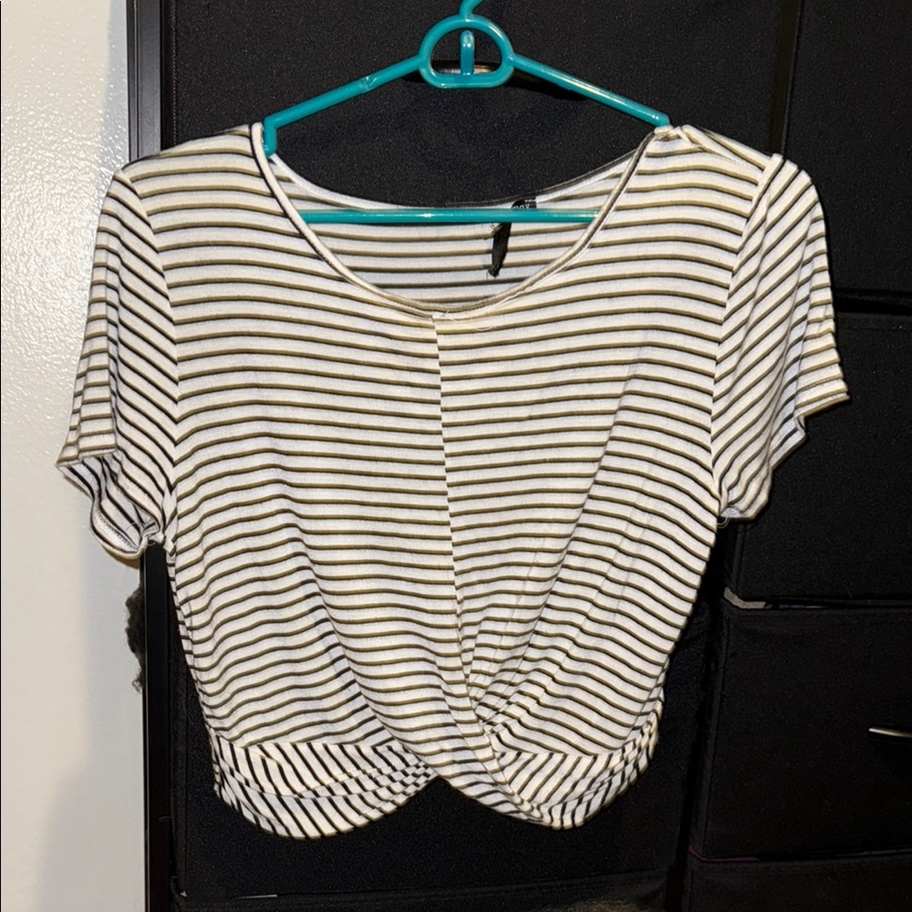 Daisy May Striped Top - Size Large - Black & White